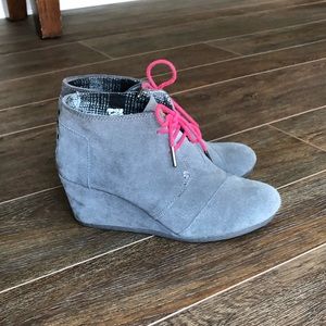 Toms gray suede booties. Size 10